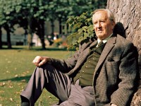 J.R.R. Tolkien, la vicenda umana di un hobbit del ventesimo secolo