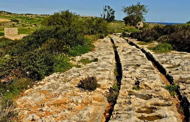 stone-mortar-tracks