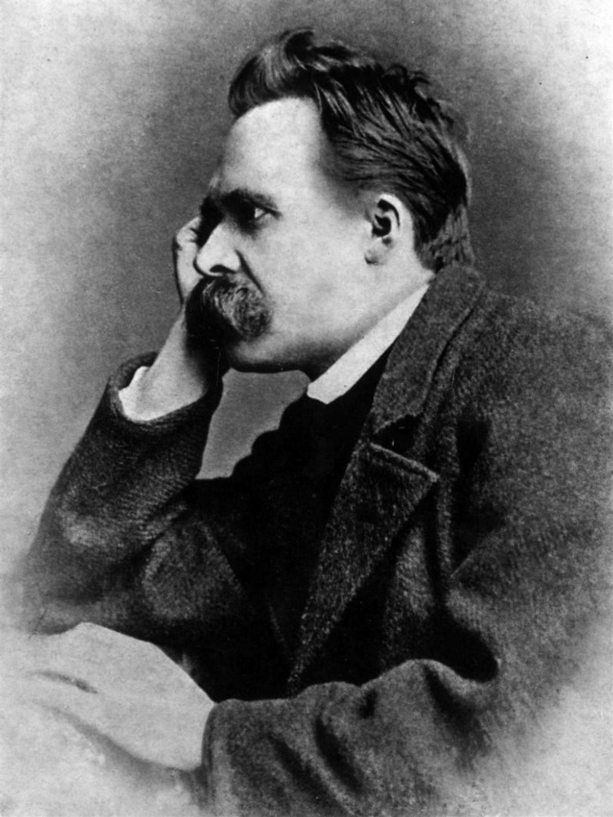 1200px-Nietzsche1882